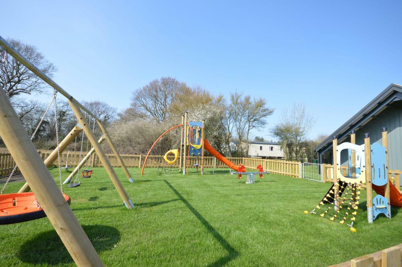 Camping Pods, Carlton Meres Holiday Park Rendham Exteriör bild