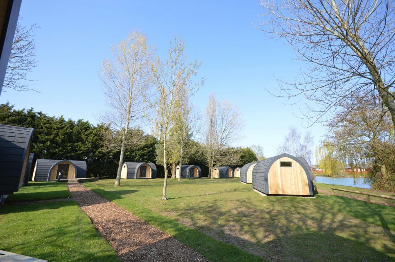 Camping Pods, Carlton Meres Holiday Park Rendham Exteriör bild